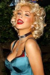 Christina Aguilera Ogah Pamer Paha dan Bokong